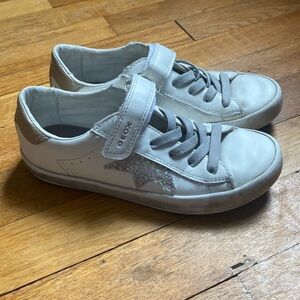 Geox kids distressed sneakers. Size 2